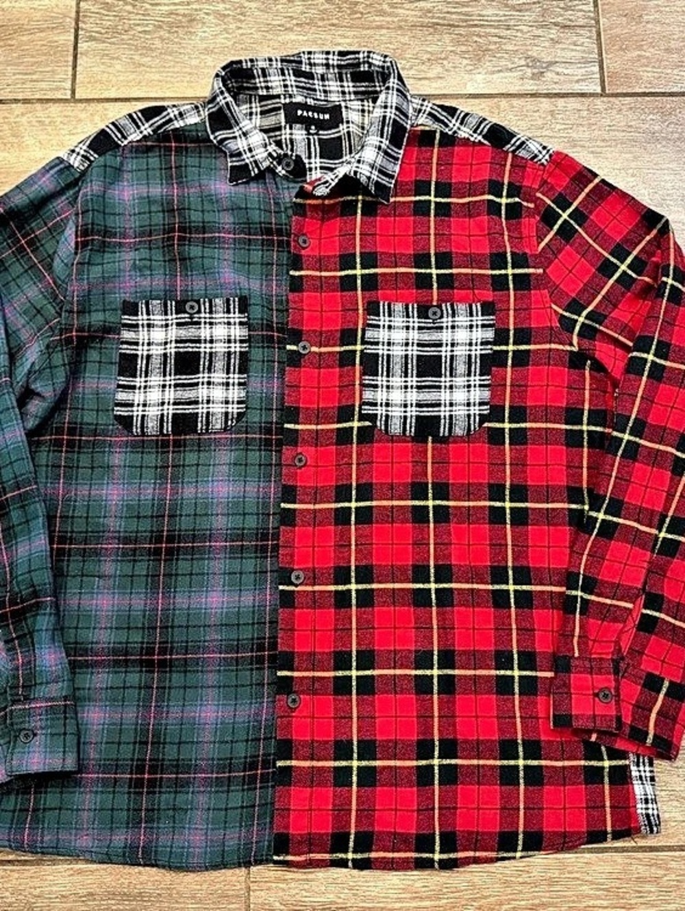 PacSun Plaid Button Down in Red & Green Size Medium Like New